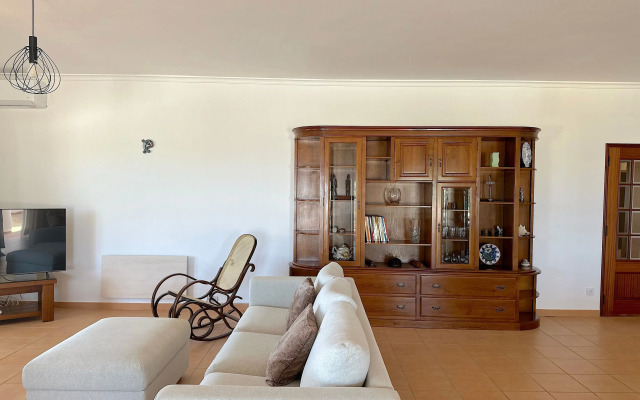 BnB Homes Luxurious Villa With 5 Bedrooms Pool