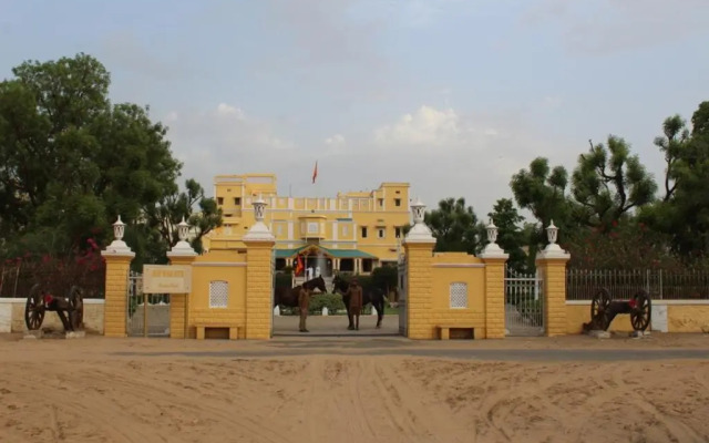 Roop Niwas Kothi, Near Mandawa