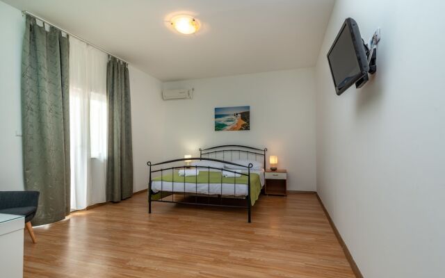 Villa Lux