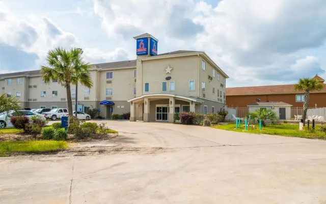 OYO Townhouse Sulphur, la Extended Stay