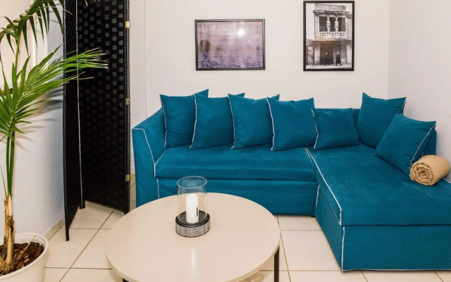 Upscale Studio With Amazing Lush Terrace