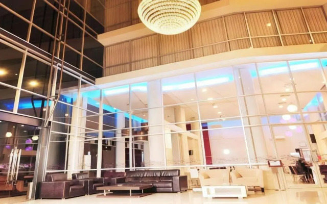 Royal Hotel n' Lounge