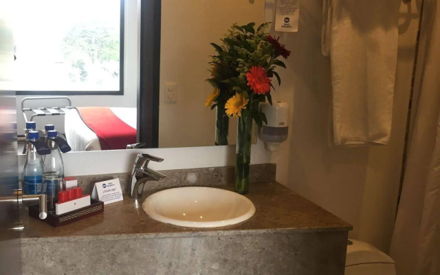 Best Western Calleja Suites