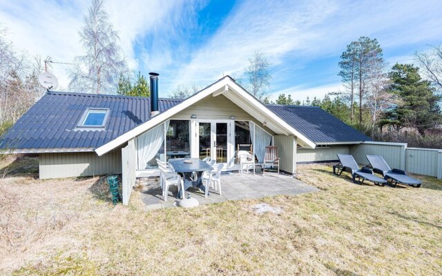 8 Person Holiday Home in Henne