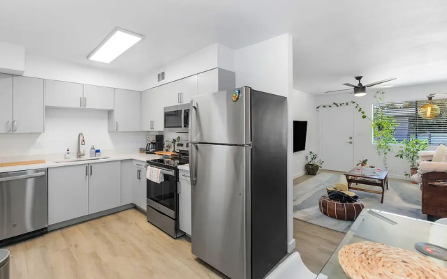 Citrus Blossom 1BR Condo with Pool