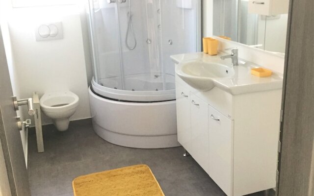 Sunflower-beautiful Modern Apt. w. Terrace&garden