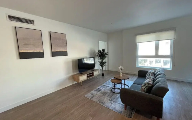 Stylish Westwood Apartment