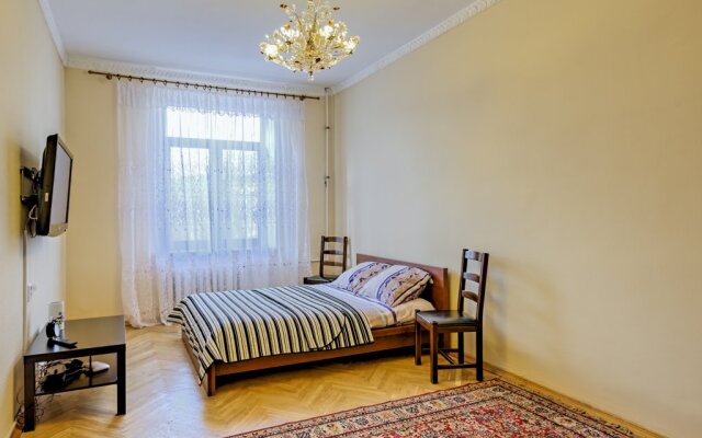 Polyarnikov 7 Apartments