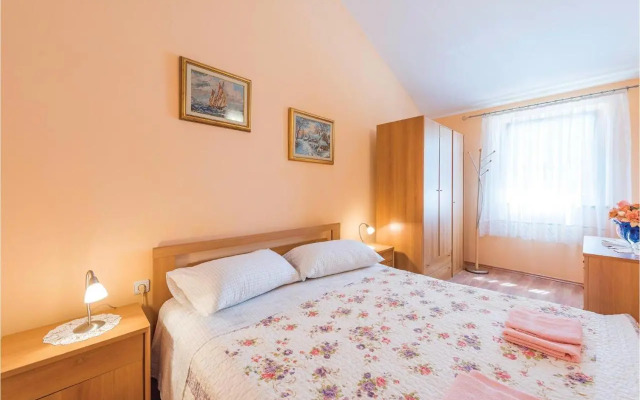 One-Bedroom Holiday Home in Zminj