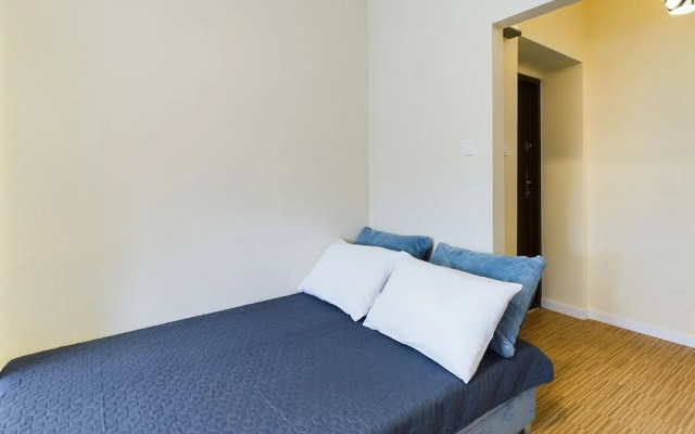 Bright Studio on Wilcza by Renters