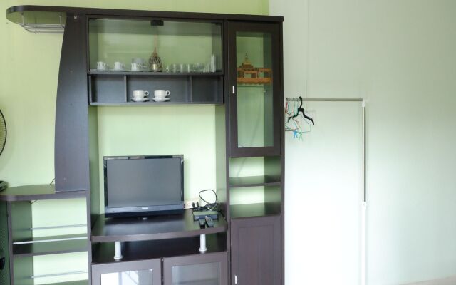 Chomlay Restaurant & Room for Rent