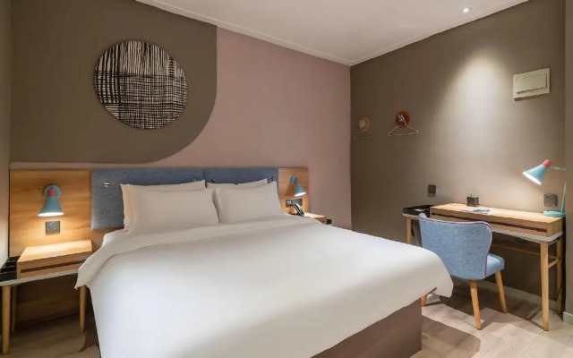 Homeinn · neo (Xiamen Railway Station Wànxiàngchéng)