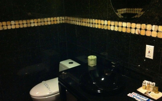 Paris Suites Hotel