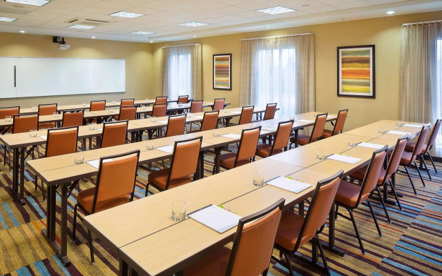 Fairfield Inn & Suites Monaca