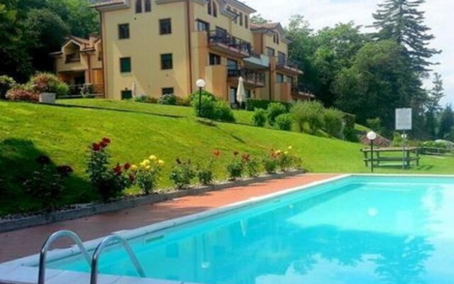 Blue Lake Apartment With Pool and Lake View