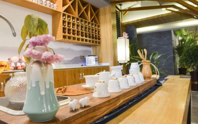 Baixin Hotel (North Station Century City)
