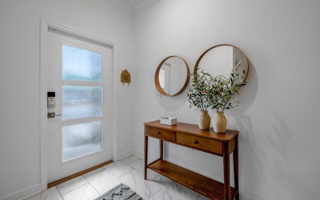 Luxury townhome with private pool near Disney