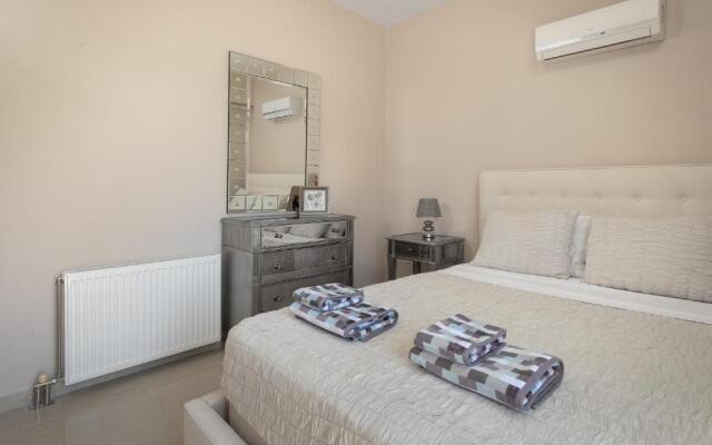 La Maisonette - 4 bedroom villa near the beach