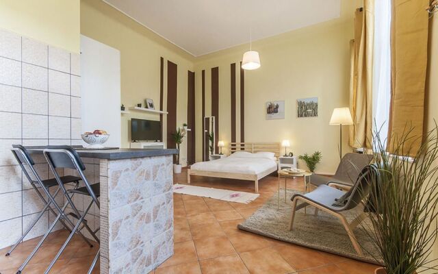Curry Apartments