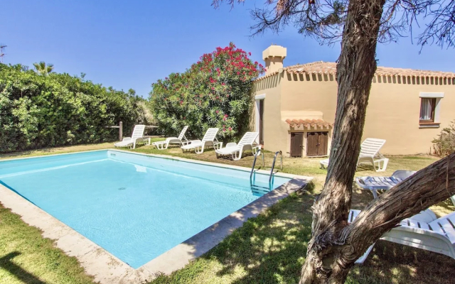 Graziose Ville con A.C e piscina comune