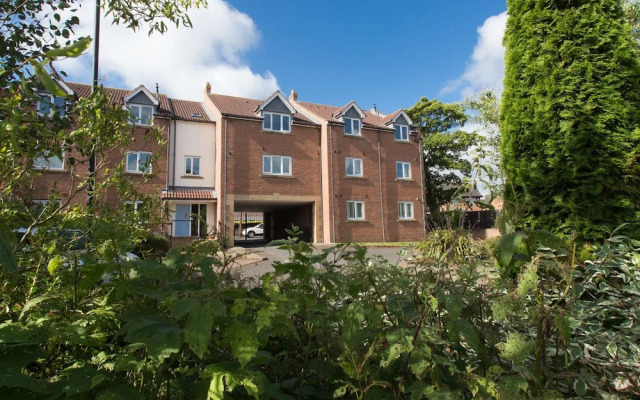 1 Eureka Mews