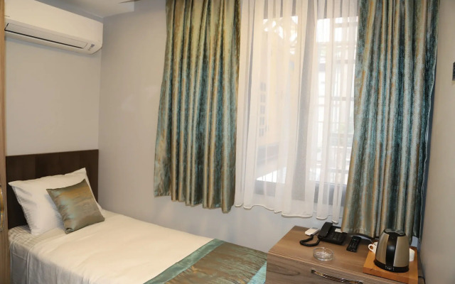 Grand Kavi Hotel