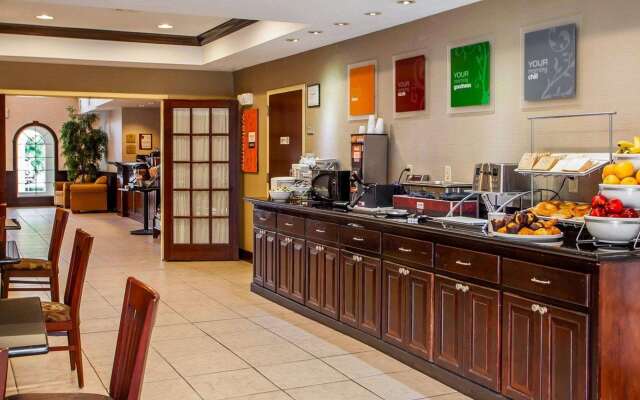 Comfort Suites East Brunswick - South River