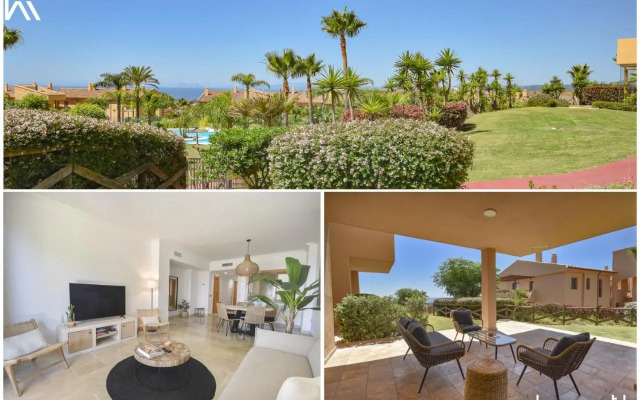 Modern and luxurious holiday home with sea views in Benahavís