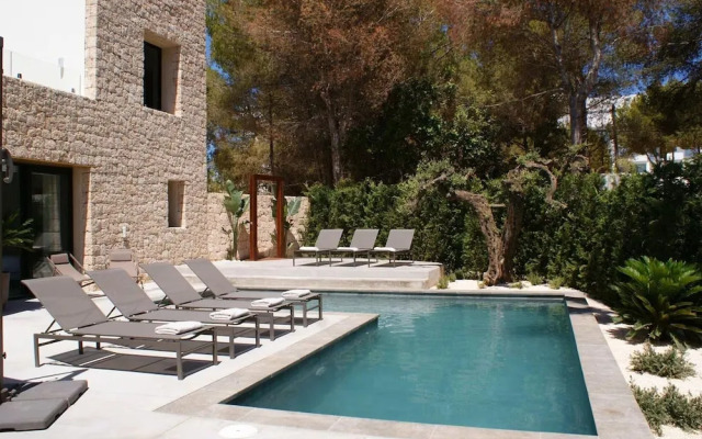 Charming Villa With sea Views