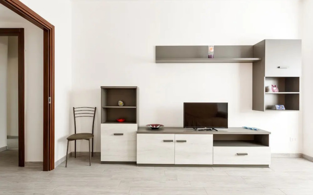 Renewed Balcony Flat With Green Garden