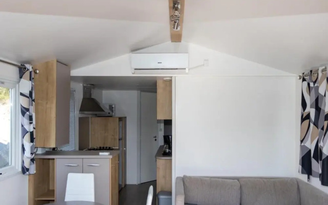 Apartment by Lake Serre-poncon With Pool