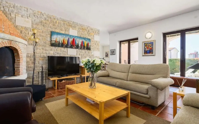 Spacious Holiday Home in Visnjan With Private Pool