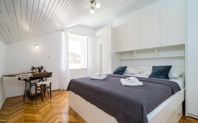 Nice Home in Slano With 6 Bedrooms and Wifi