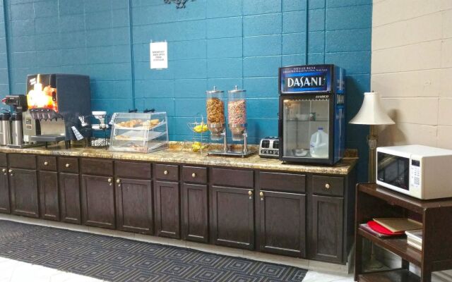 Faribault Hometown Inn & Suites