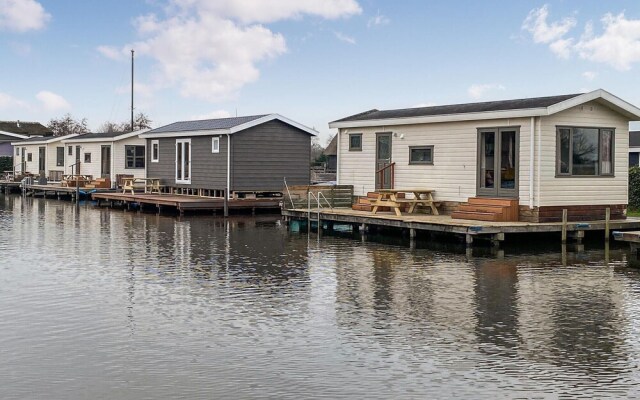 Nice Home in Breukelen With Wifi and 2 Bedrooms