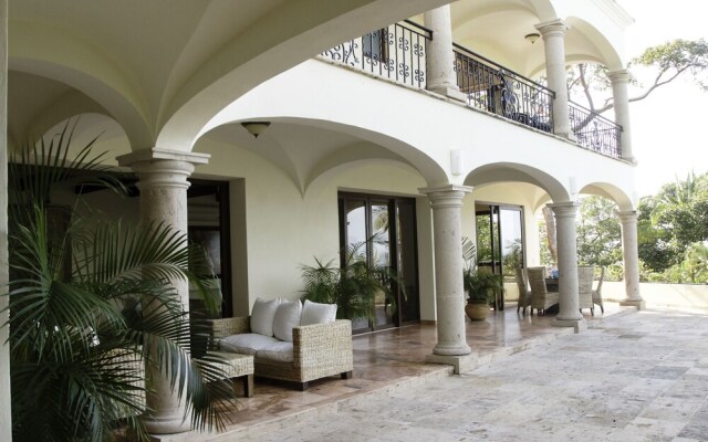 Puerto Vallarta Villa Near Beach by RedAwning