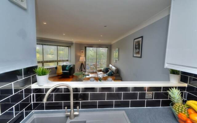Xscape View Apartment With Balcony