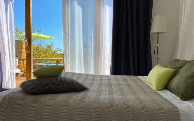 Tipi Lounge and breakfast