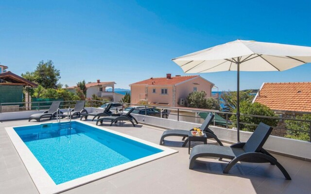 Stunning Home in Nova With Wifi and 3 Bedrooms