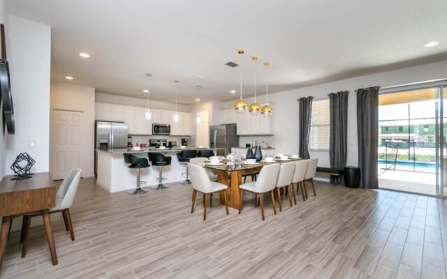 Solterra - 6025 Broad Oak Drive