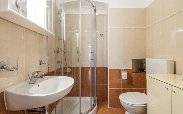 Beautiful Apartment in Volosko With 2 Bedrooms and Wifi