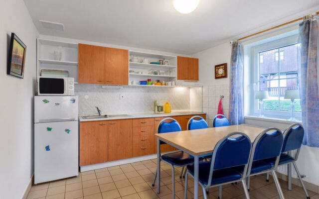 Holiday Hill 36128