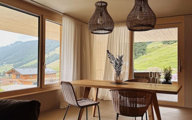 4 Monkeys Apartments