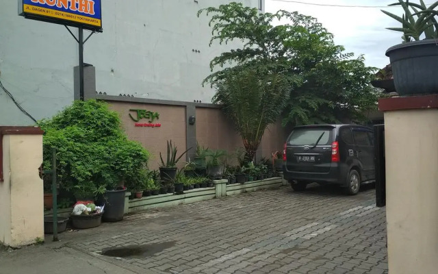 Penginapan Kunthi