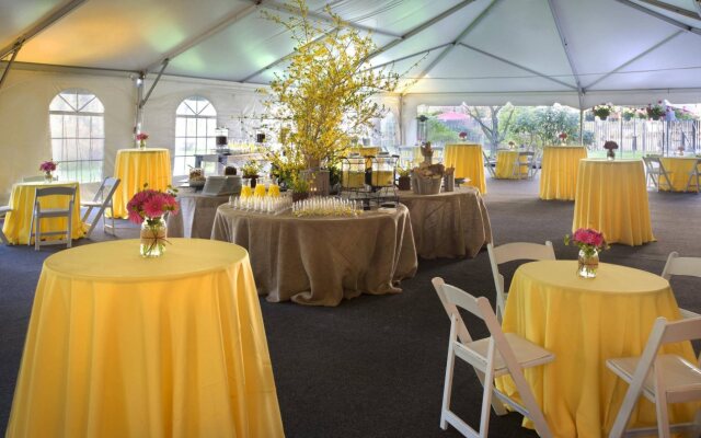 Trumbull Marriott Shelton