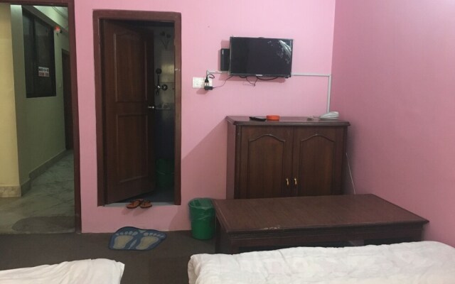 OYO 305 Hotel Gauri