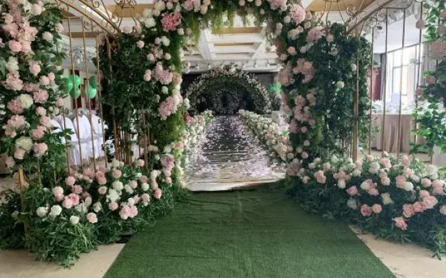 Fukang Sunshine Holiday Hotel