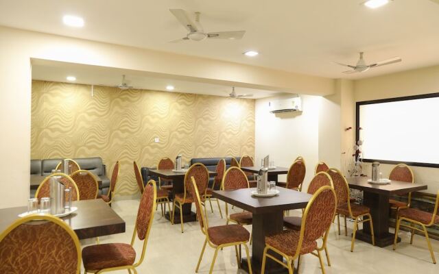 OYO Flagship 072 Hotel Orient Inn