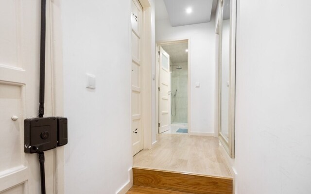 ALTIDO Graça 1-BR Apartment w/Green Terrace & BBQ