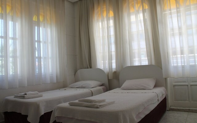 DM Hotel